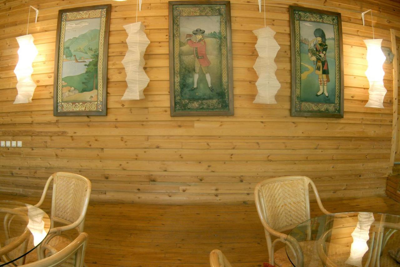Hôtel Дача "Nessie " à Sestroretsk Extérieur photo